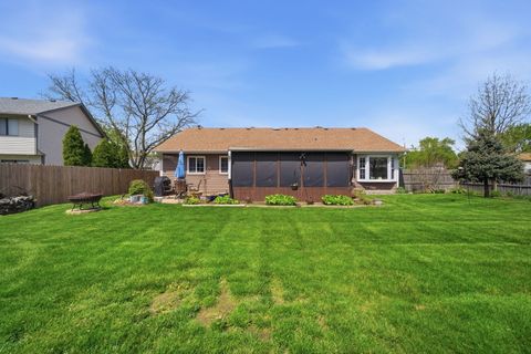 Tiny photo for 2S631 Angeline Court, Warrenville, IL 60555 (MLS # 12430600)