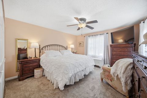 Tiny photo for 2S631 Angeline Court, Warrenville, IL 60555 (MLS # 12430600)