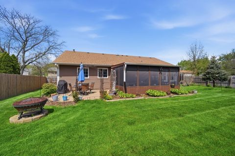 Tiny photo for 2S631 Angeline Court, Warrenville, IL 60555 (MLS # 12430600)