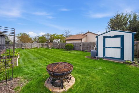 Tiny photo for 2S631 Angeline Court, Warrenville, IL 60555 (MLS # 12430600)