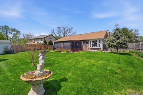 Tiny photo for 2S631 Angeline Court, Warrenville, IL 60555 (MLS # 12430600)