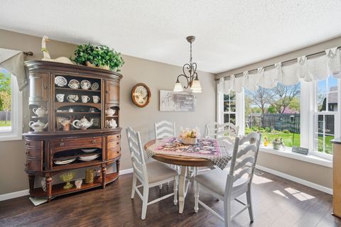 Tiny photo for 2S631 Angeline Court, Warrenville, IL 60555 (MLS # 12430600)