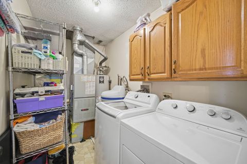 Tiny photo for 2S631 Angeline Court, Warrenville, IL 60555 (MLS # 12430600)