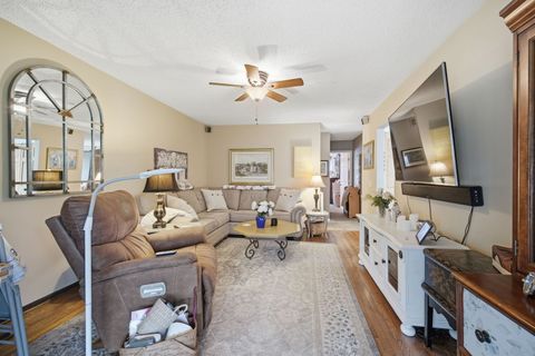 Tiny photo for 2S631 Angeline Court, Warrenville, IL 60555 (MLS # 12430600)