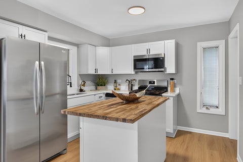 Tiny photo for 9205 S Utica Avenue, Evergreen Park, IL 60805 (MLS # 12668176)