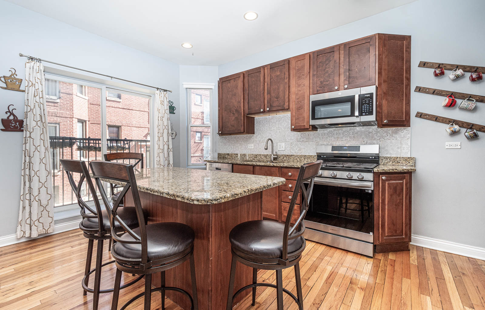 3710 W Wrightwood Avenue 2E