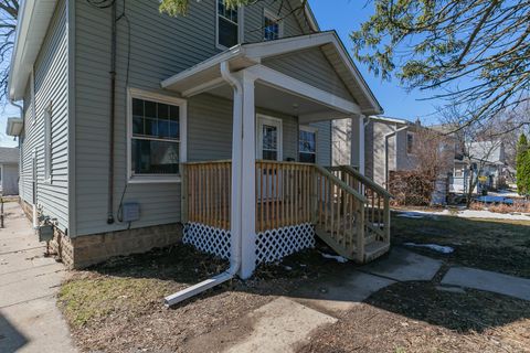 Tiny photo for 4118 10th Avenue, Moline, IL 61265 (MLS # 12597906)