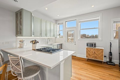 Tiny photo for 741 W Waveland Avenue #3, Chicago, IL 60613 (MLS # 12587540)