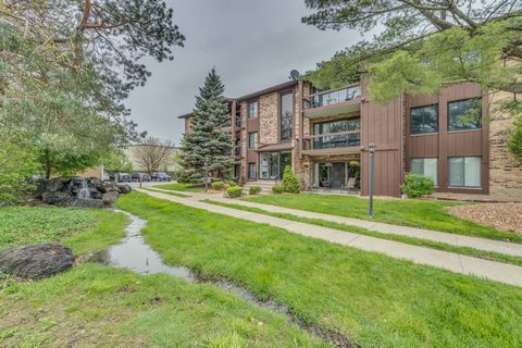 Photo of 7505 175th Street #122, Tinley Park, IL 60477 (MLS # 12657030)