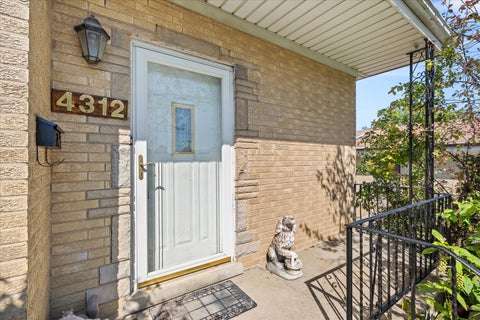 Tiny photo for 4312 Prairie Avenue, Brookfield, IL 60513 (MLS # 12738941)