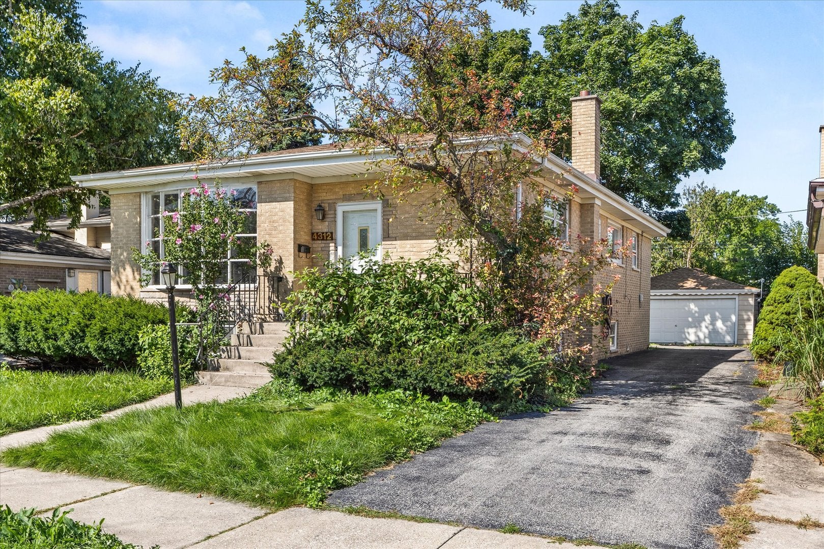 4312 Prairie Avenue