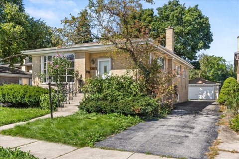 Tiny photo for 4312 Prairie Avenue, Brookfield, IL 60513 (MLS # 12738941)