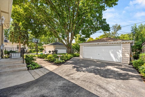 Tiny photo for 4312 Prairie Avenue, Brookfield, IL 60513 (MLS # 12738941)