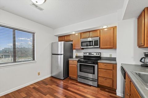 Tiny photo for 2159 Harbortown Circle #2159, Champaign, IL 61821 (MLS # 12588460)