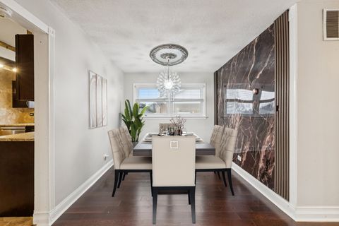 Tiny photo for 719 N Elmhurst Avenue, Mount Prospect, IL 60056 (MLS # 12543732)