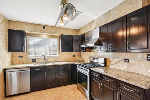 Tiny photo for 719 N Elmhurst Avenue, Mount Prospect, IL 60056 (MLS # 12543732)