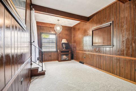 Tiny photo for 719 N Elmhurst Avenue, Mount Prospect, IL 60056 (MLS # 12543732)