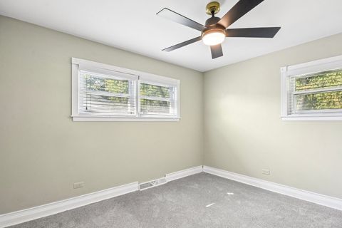 Tiny photo for 719 N Elmhurst Avenue, Mount Prospect, IL 60056 (MLS # 12543732)