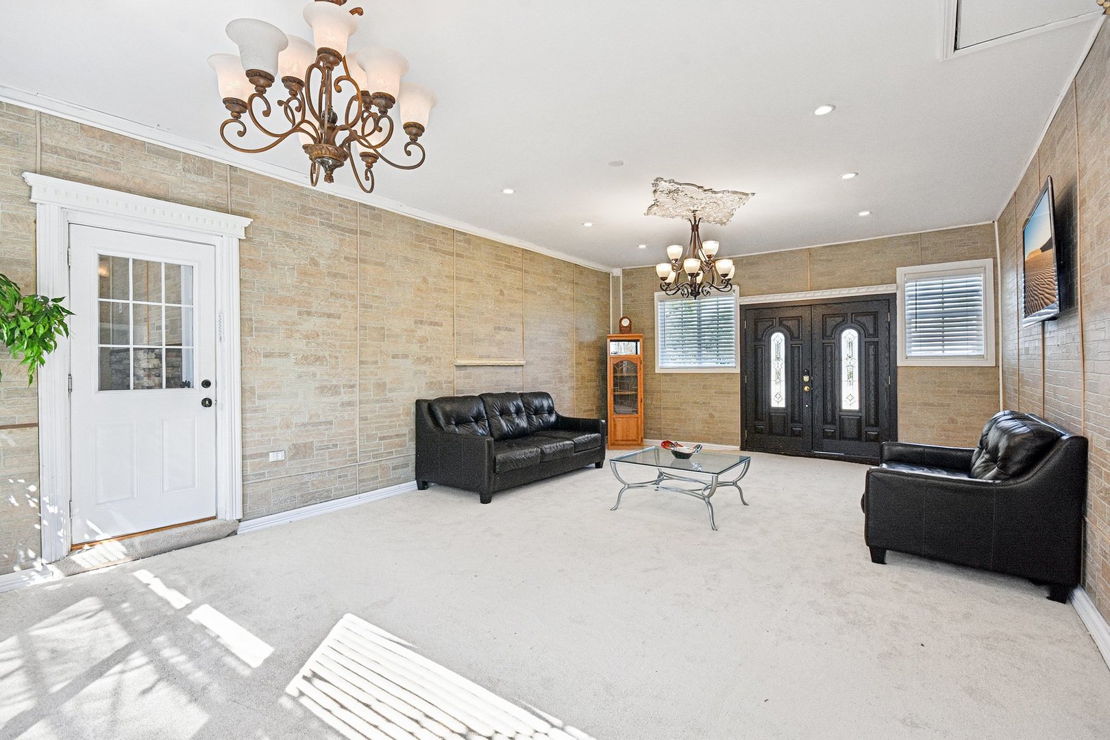 719 N Elmhurst Avenue