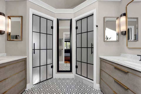 Tiny photo for 1621 W Rosehill Drive, Chicago, IL 60660 (MLS # 12648857)