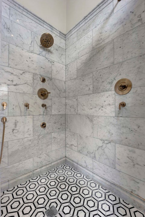 Tiny photo for 1621 W Rosehill Drive, Chicago, IL 60660 (MLS # 12648857)