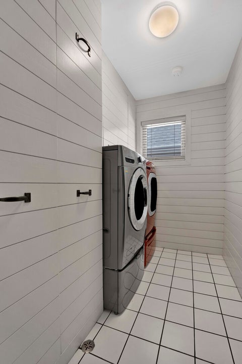 Tiny photo for 1621 W Rosehill Drive, Chicago, IL 60660 (MLS # 12648857)
