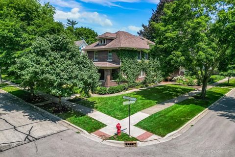 A home in West Dundee