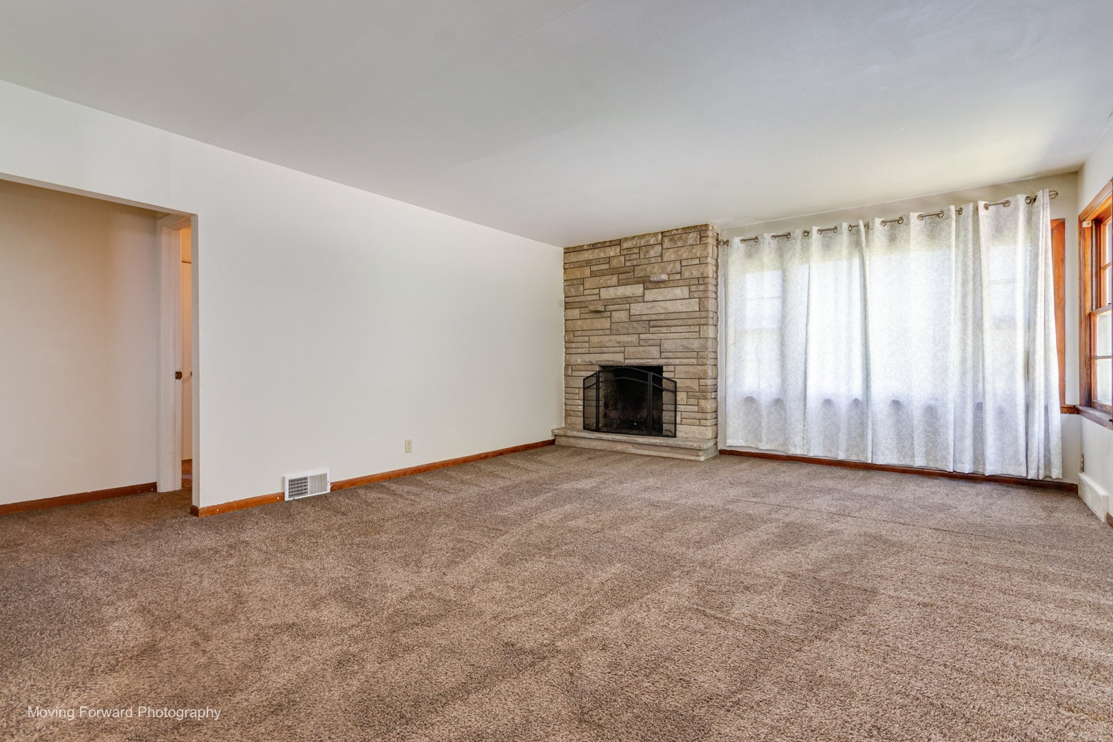 7S151 N Eola Road