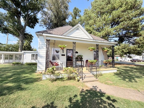 1300 Grant Street, Eldorado, IL 62930 - #: 12760138