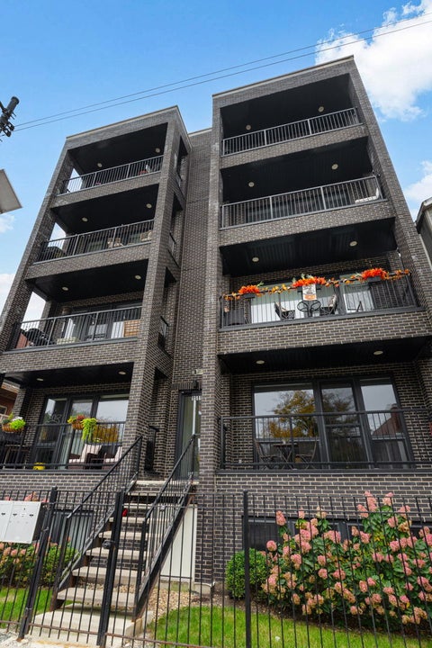 Photo of 1511 W IRVING PARK Road #4W, Chicago, IL 60613 (MLS # 12782983)