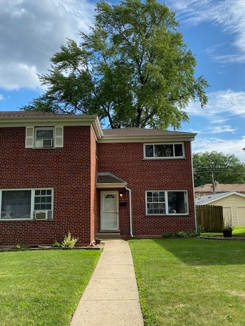 29 E Thorndale Avenue Roselle IL 60172