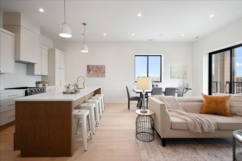 Tiny photo for 5340 N Lincoln Avenue #401, Chicago, IL 60625 (MLS # 12602368)