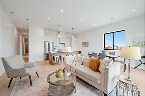 Tiny photo for 5340 N Lincoln Avenue #401, Chicago, IL 60625 (MLS # 12602368)