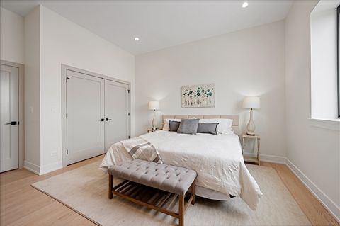 Tiny photo for 5340 N Lincoln Avenue #401, Chicago, IL 60625 (MLS # 12602368)