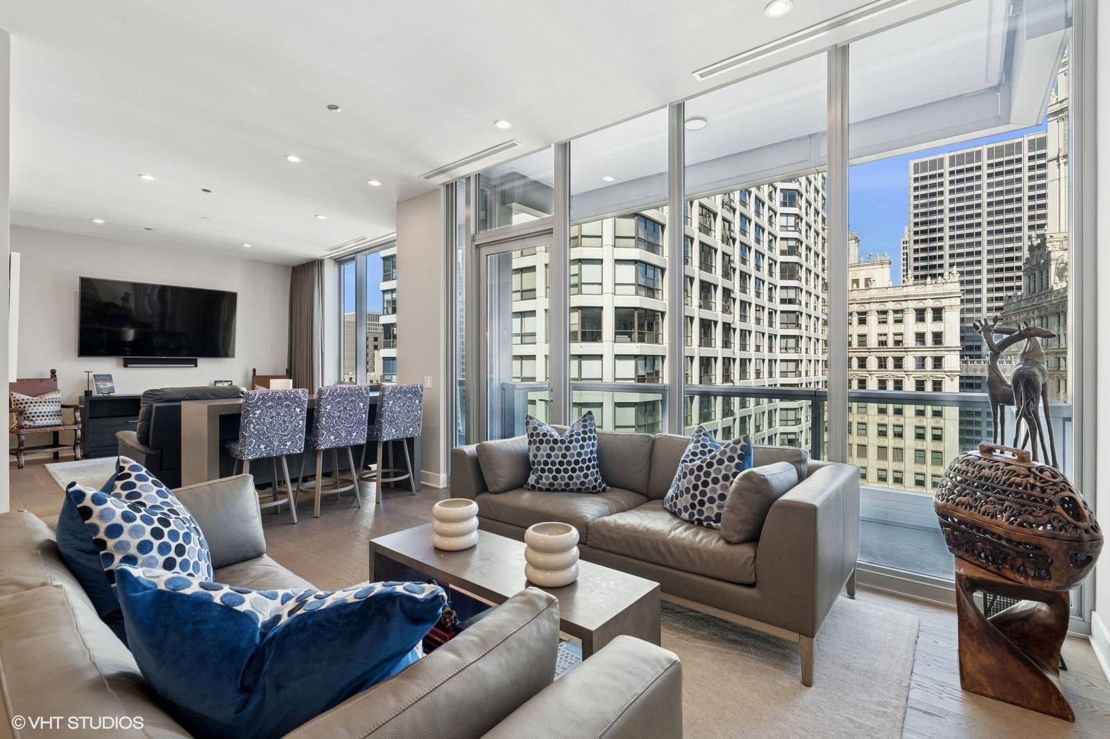 403 N Wabash Street 15B