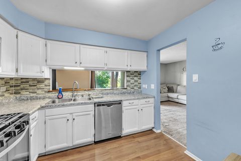Tiny photo for 8255 Holly Court #25B, Palos Hills, IL 60465 (MLS # 12495871)