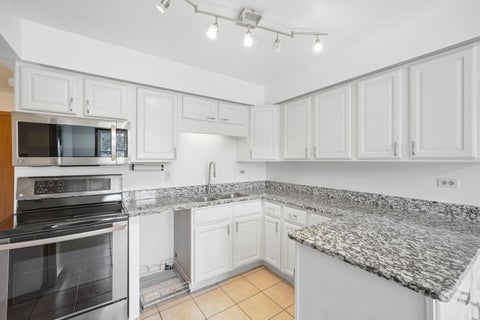 Tiny photo for 5317 W 96th Street #5, Oak Lawn, IL 60453 (MLS # 12752442)