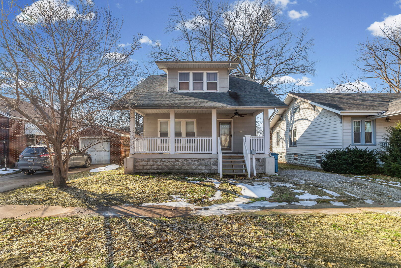 527 E 4th Street