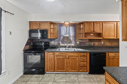 Tiny photo for 527 E 4th Street, Centralia, IL 62801 (MLS # 12570145)