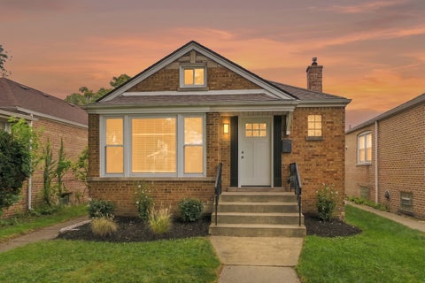 Tiny photo for 8550 S Jeffery Boulevard, Chicago, IL 60617 (MLS # 12746510)