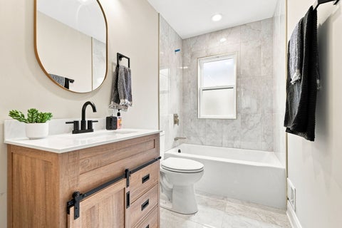 Tiny photo for 8550 S Jeffery Boulevard, Chicago, IL 60617 (MLS # 12746510)