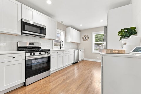 Tiny photo for 8550 S Jeffery Boulevard, Chicago, IL 60617 (MLS # 12746510)