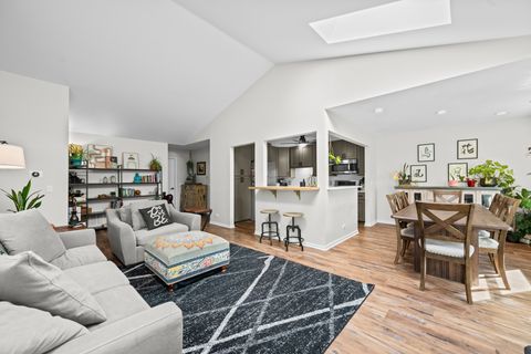 Tiny photo for 198 Camden Court #z2, Schaumburg, IL 60194 (MLS # 12486860)