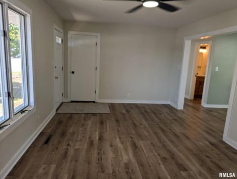 Tiny photo for 515 S 6TH Street, Elkville, IL 62932 (MLS # EB459729)