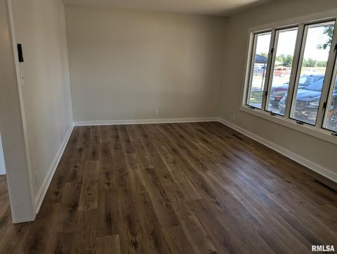 Tiny photo for 515 S 6TH Street, Elkville, IL 62932 (MLS # EB459729)