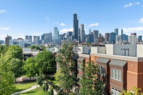 Tiny photo for 729 W 15th Street, Chicago, IL 60607 (MLS # 12722329)