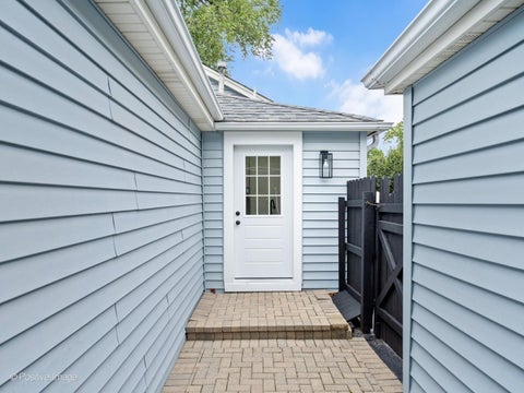 Tiny photo for 424 N Central Avenue, Wood Dale, IL 60191 (MLS # 12772644)