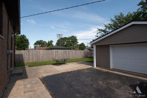 Tiny photo for 5854 W 81st Place, Burbank, IL 60459 (MLS # 12692243)