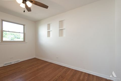 Tiny photo for 5854 W 81st Place, Burbank, IL 60459 (MLS # 12692243)