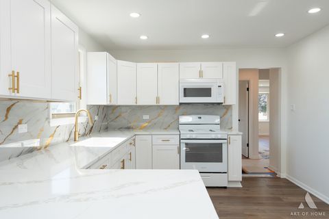 Tiny photo for 5854 W 81st Place, Burbank, IL 60459 (MLS # 12692243)